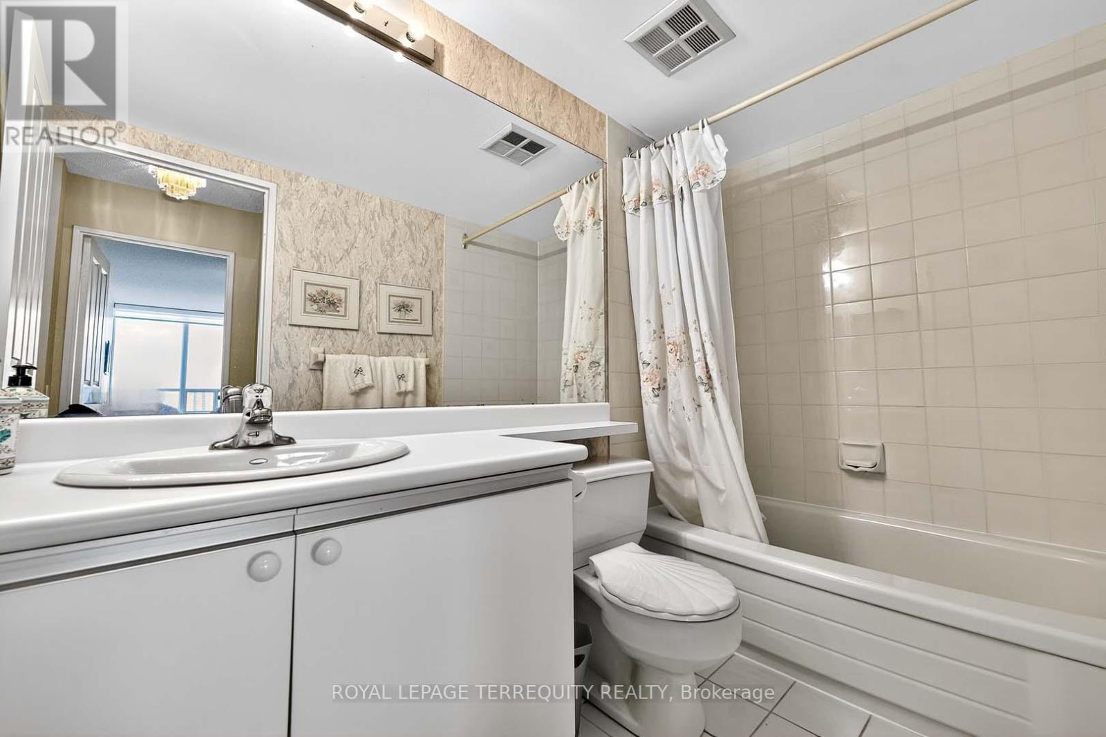 1402 - 110 Promenade Circle, Vaughan, Ontario  L4J 7W8 - Photo 39 - N12502542