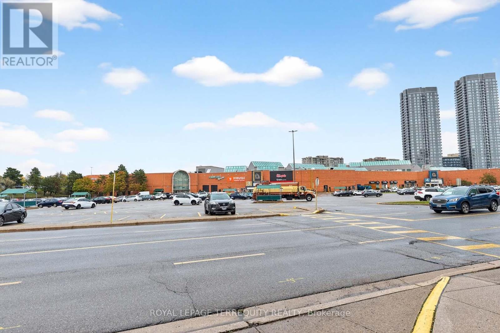 1402 - 110 Promenade Circle, Vaughan, Ontario  L4J 7W8 - Photo 46 - N12502542