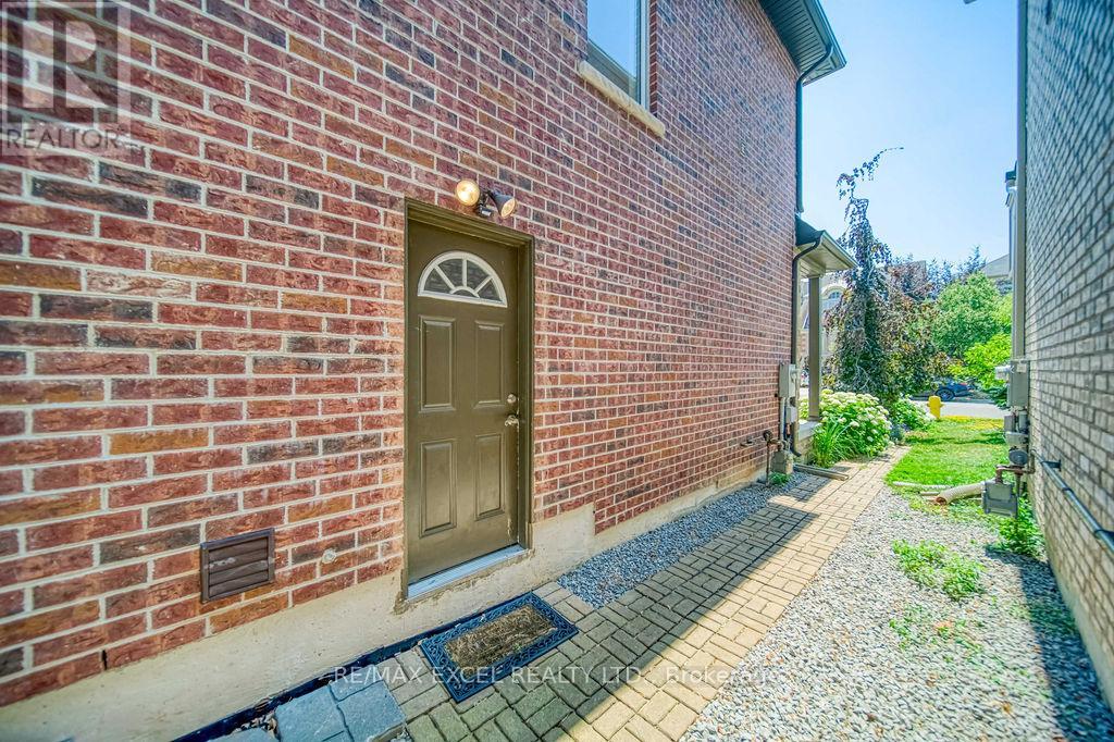 166 Townsgate Drive, Vaughan, Ontario L4J 8J5 - Photo 36 - N12502566