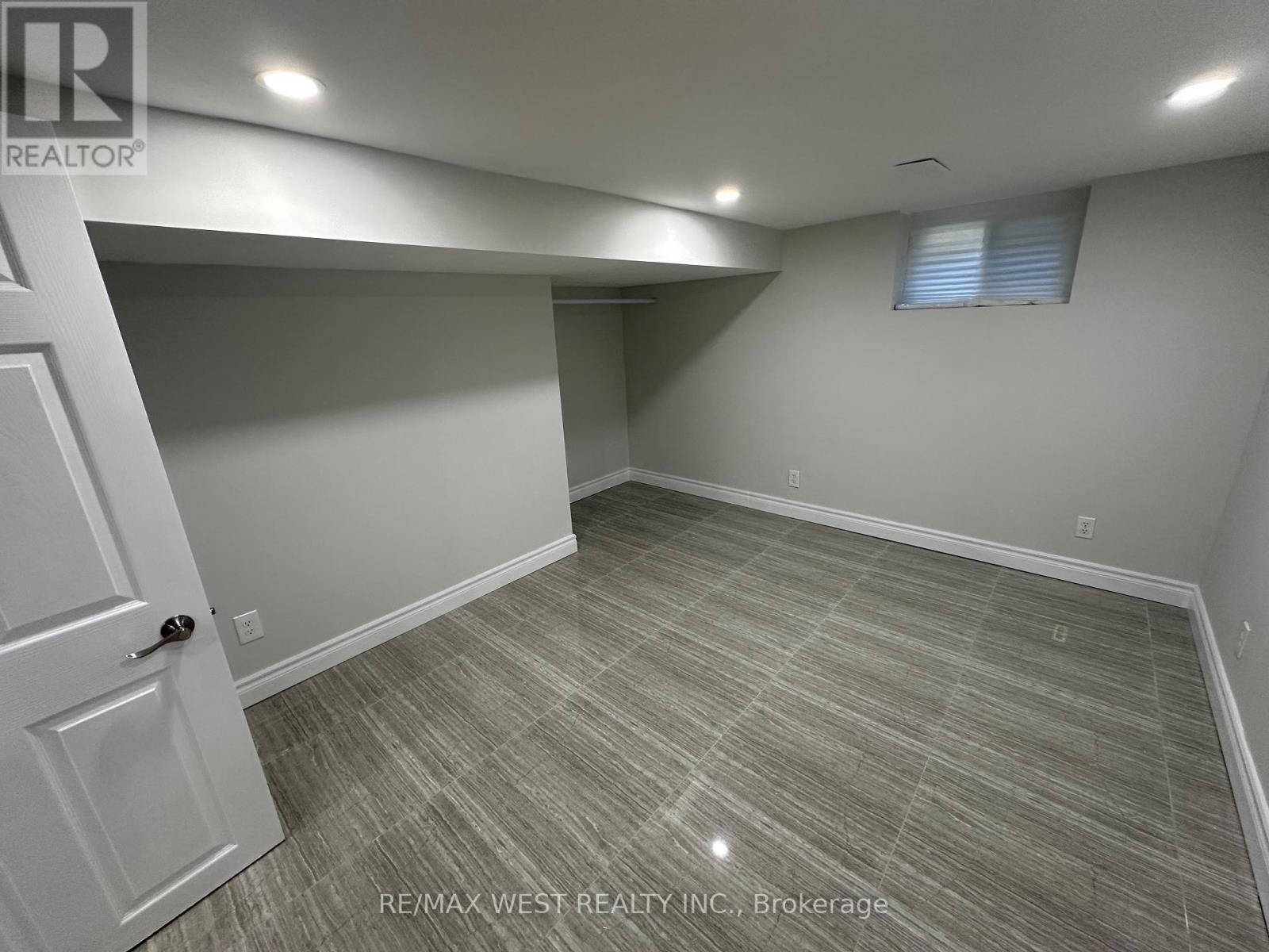 Lower - 437 Woodbridge Avenue, Vaughan, Ontario  L4L 2T3 - Photo 22 - N12502588