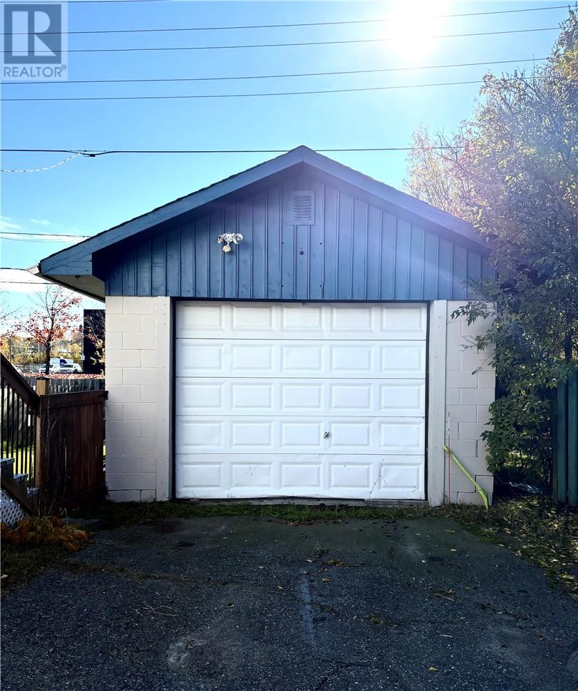 63 Elmhurst Court, Sudbury, Ontario  P3A 1A3 - Photo 2 - 2125469