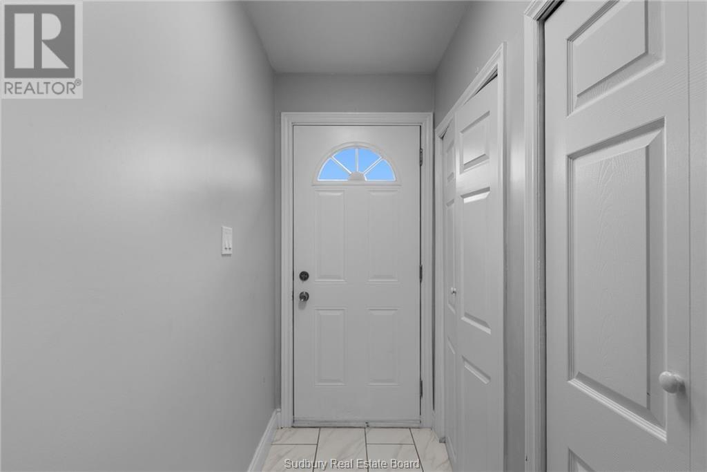 1366 Woodbine Avenue, Sudbury, Ontario P3A 2M4 - Photo 2 - 2125440