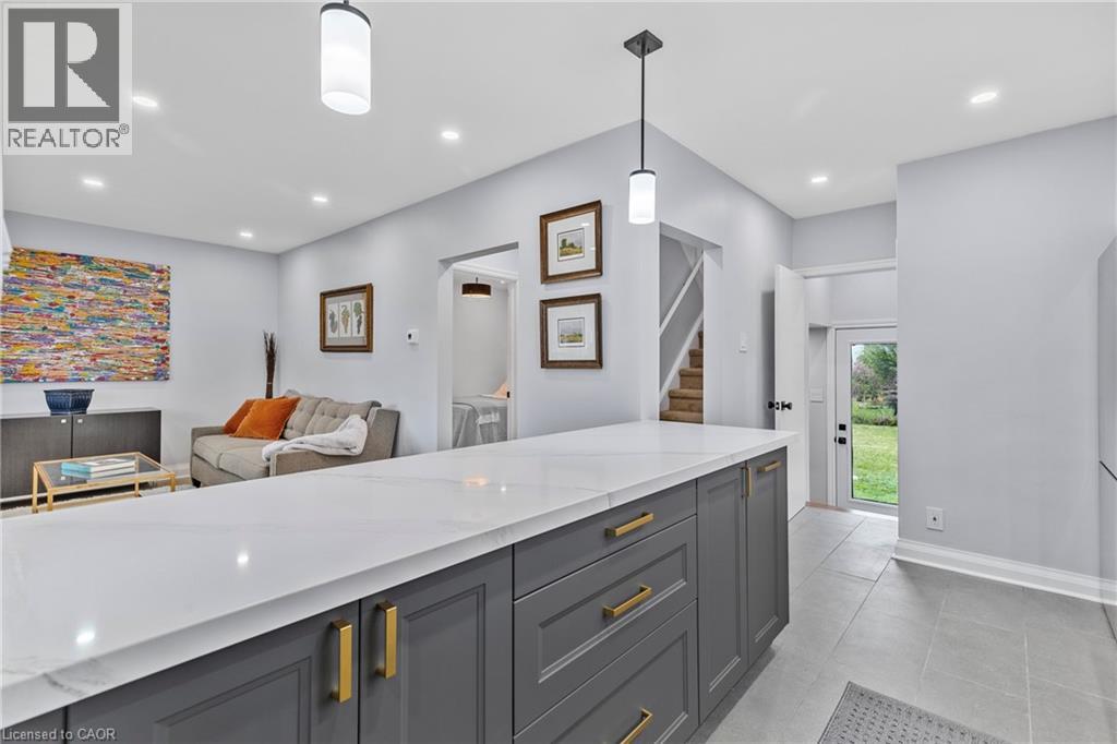 9 Admiral Road, St. Catharines, Ontario  L2P 1G4 - Photo 6 - 40785089