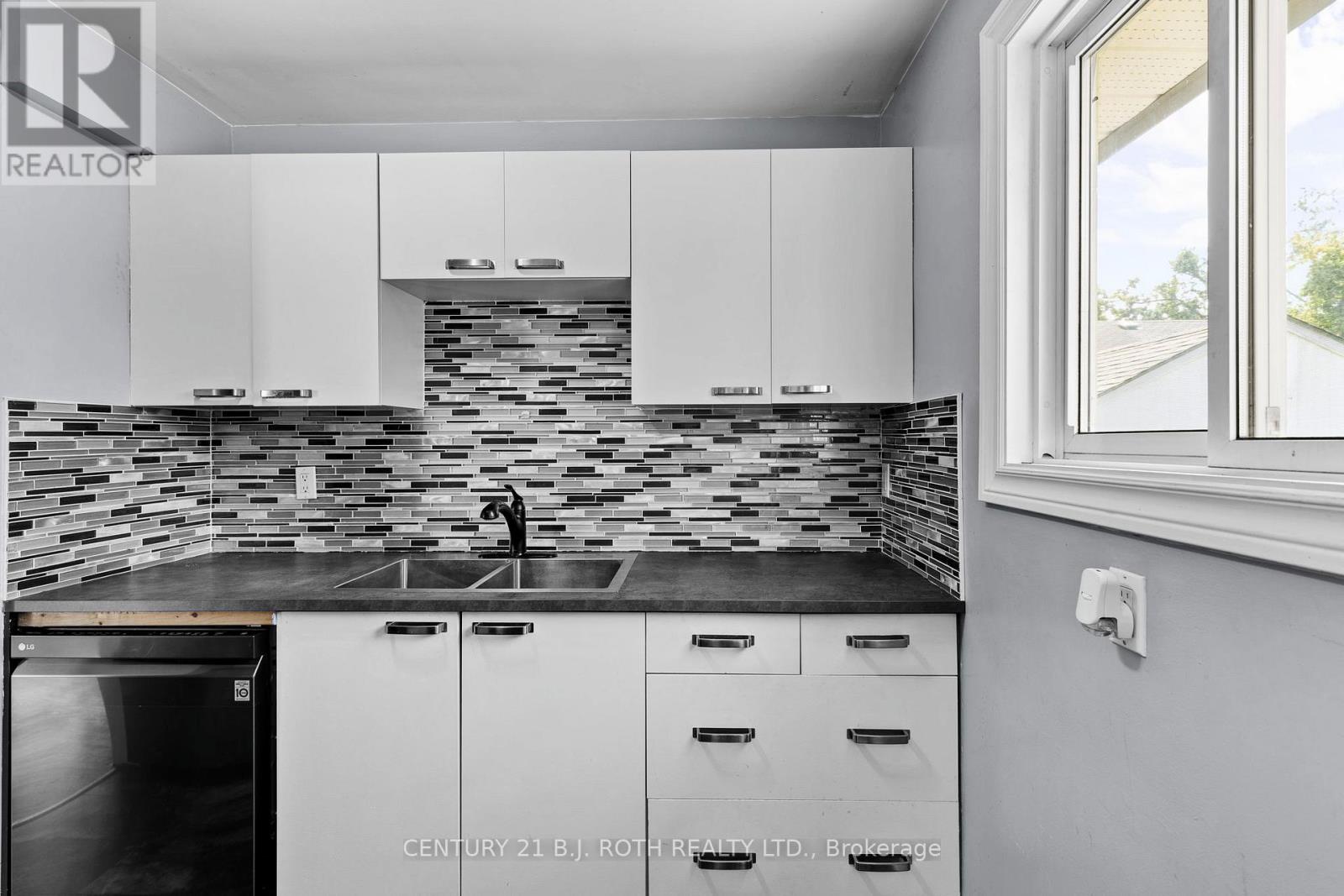 186 Dunedin Street, Orillia, Ontario  L3V 5T9 - Photo 12 - S12502568