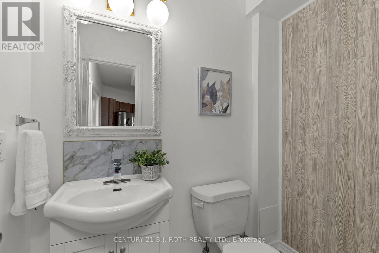 33 Arcadia Road, Wasaga Beach, Ontario  L9Z 3C7 - Photo 12 - S12502584