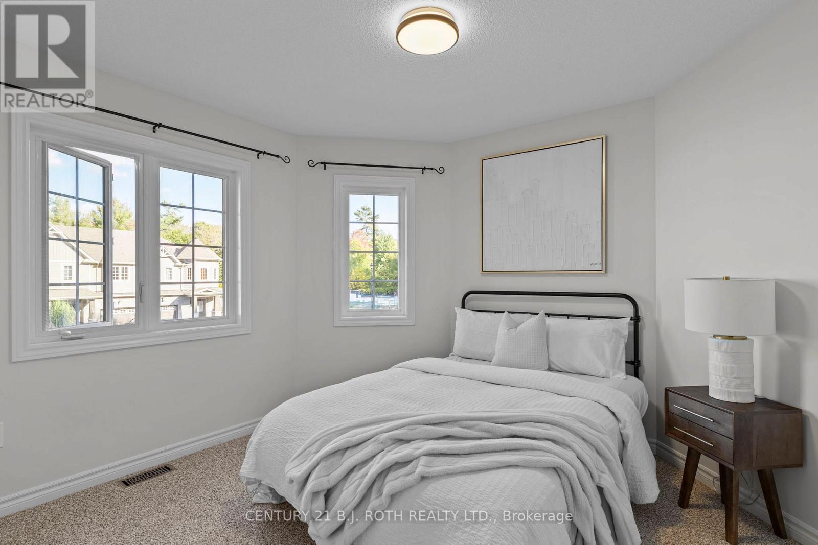 33 Arcadia Road, Wasaga Beach, Ontario  L9Z 3C7 - Photo 16 - S12502584