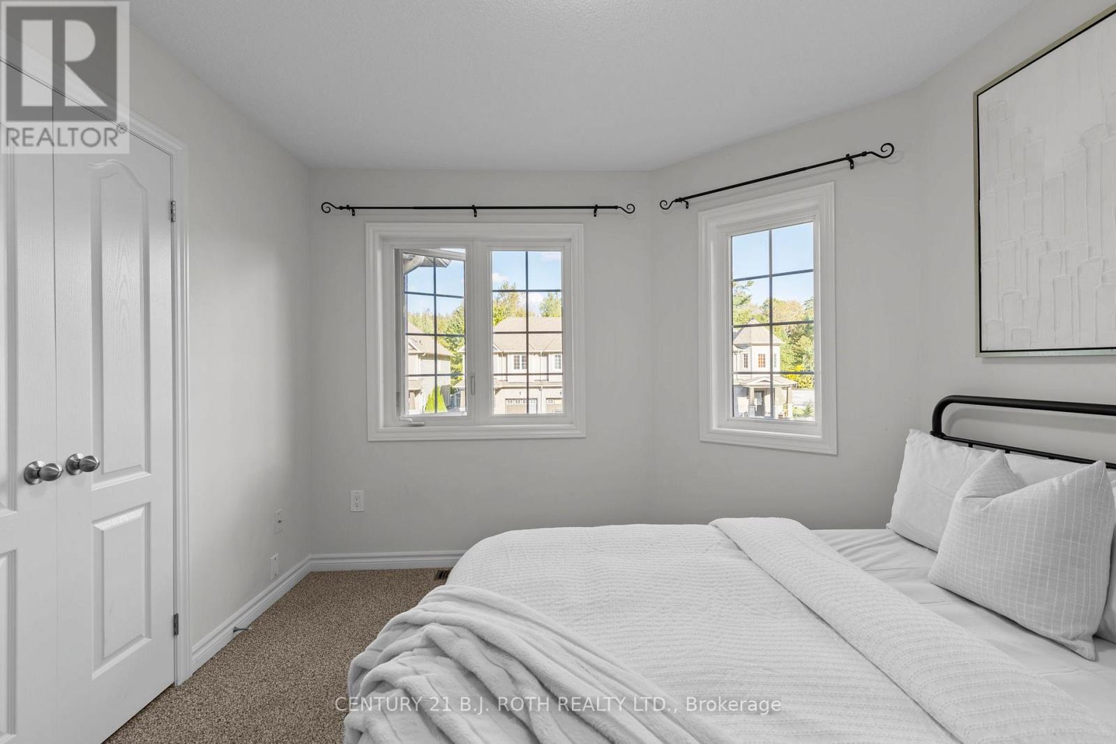 33 Arcadia Road, Wasaga Beach, Ontario  L9Z 3C7 - Photo 17 - S12502584