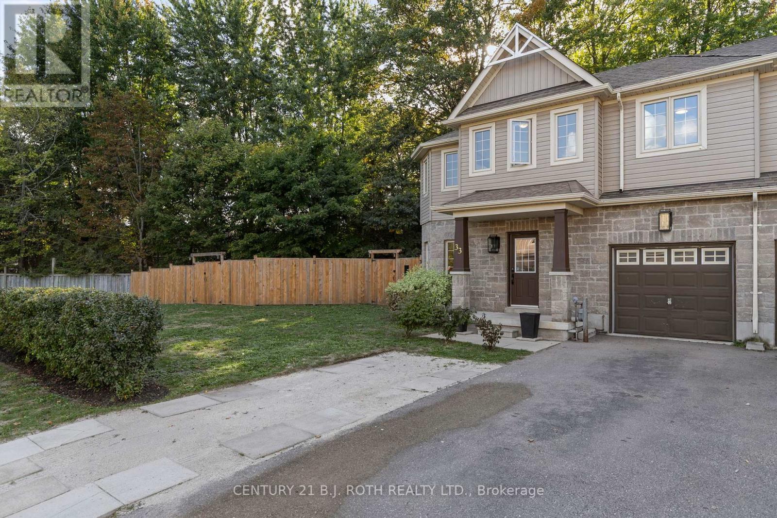 33 Arcadia Road, Wasaga Beach, Ontario  L9Z 3C7 - Photo 2 - S12502584