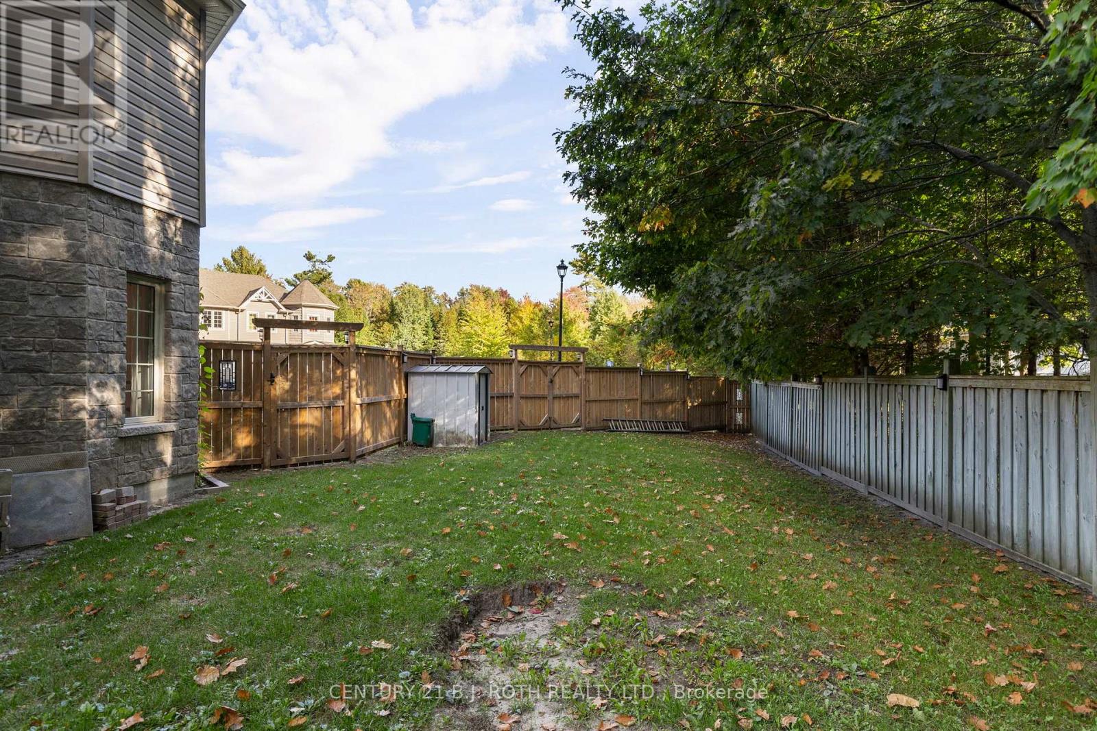 33 Arcadia Road, Wasaga Beach, Ontario  L9Z 3C7 - Photo 26 - S12502584