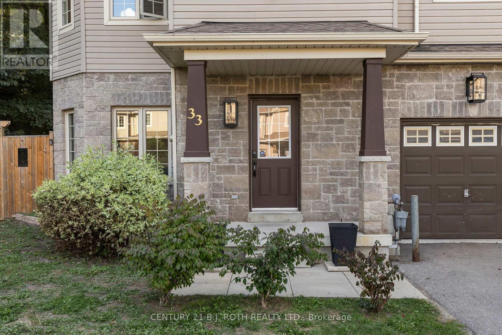 33 Arcadia Road, Wasaga Beach, Ontario  L9Z 3C7 - Photo 3 - S12502584