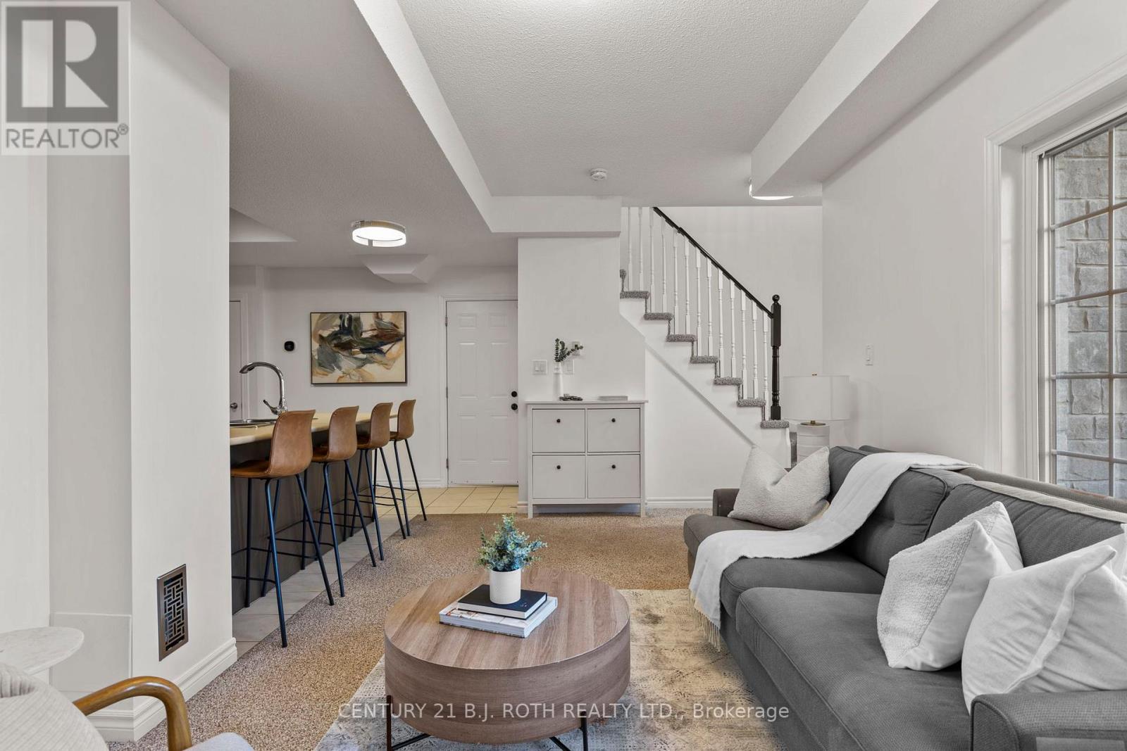 33 Arcadia Road, Wasaga Beach, Ontario  L9Z 3C7 - Photo 7 - S12502584