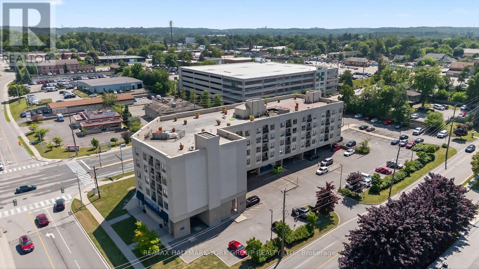 210 - 160 Wellington Street E, Aurora (Aurora Village), Ontario  L4G 1J3 - Photo 5 - N12315207