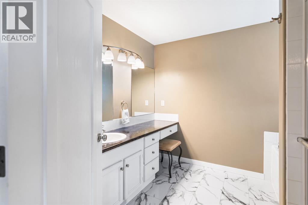 5215 55 Avenue, Eckville, Alberta  T0M 0X0 - Photo 35 - A2255373