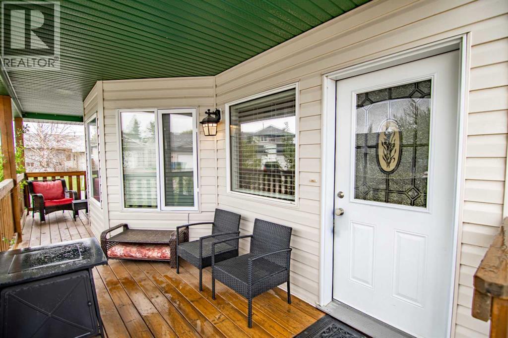 5215 55 Avenue, Eckville, Alberta  T0M 0X0 - Photo 3 - A2255373