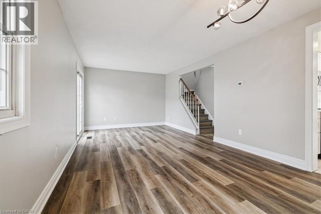 61 Adis Avenue, Hamilton, Ontario  L9C 6T9 - Photo 14 - 40762796