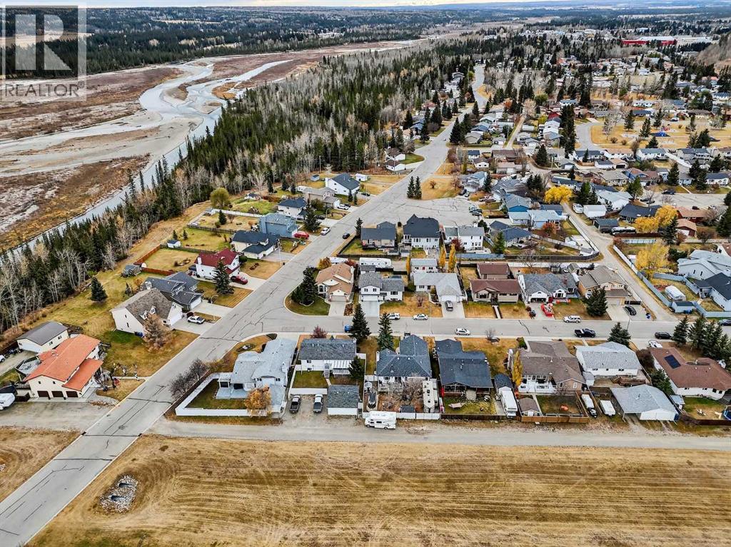 225 10 Avenue Ne, Sundre, Alberta  T0M 1X0 - Photo 36 - A2267294