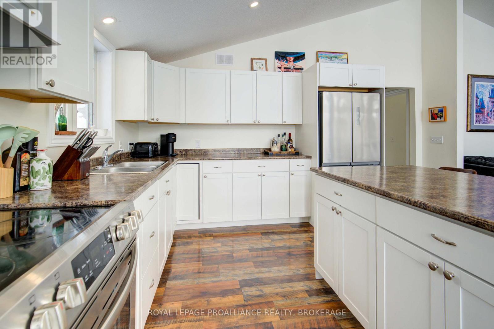 182a Brooks Point Road, Rideau Lakes, Ontario  K0G 1E0 - Photo 9 - X12502702