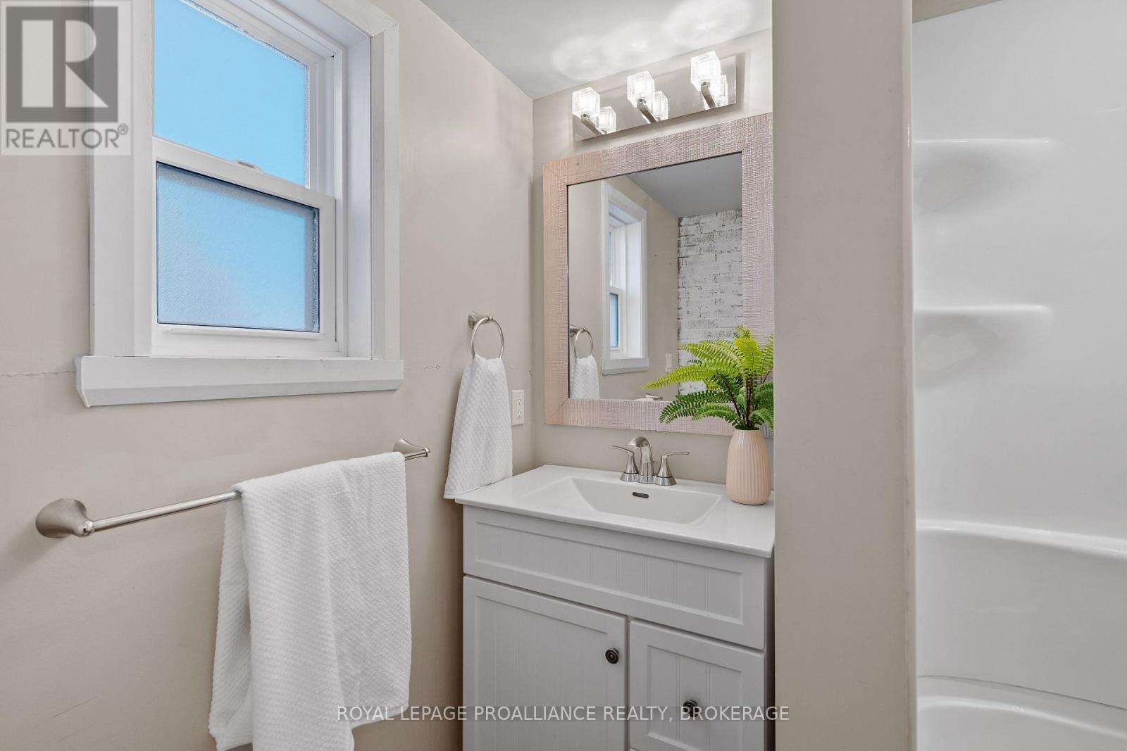 195 Church Street, Brockville, Ontario  K6V 3Y4 - Photo 22 - X12502762