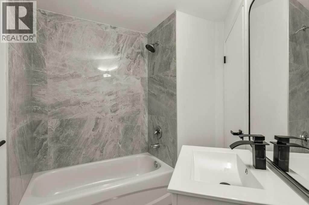 113 Straddock Terrace Sw, Calgary, Alberta  T3H 2T4 - Photo 38 - A2261614