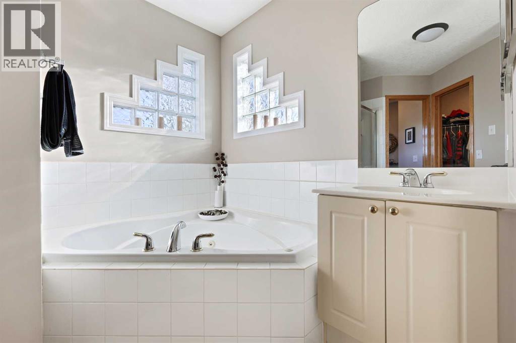 68 Douglas Glen Crescent Se, Calgary, Alberta  T2Z 3M6 - Photo 33 - A2264260