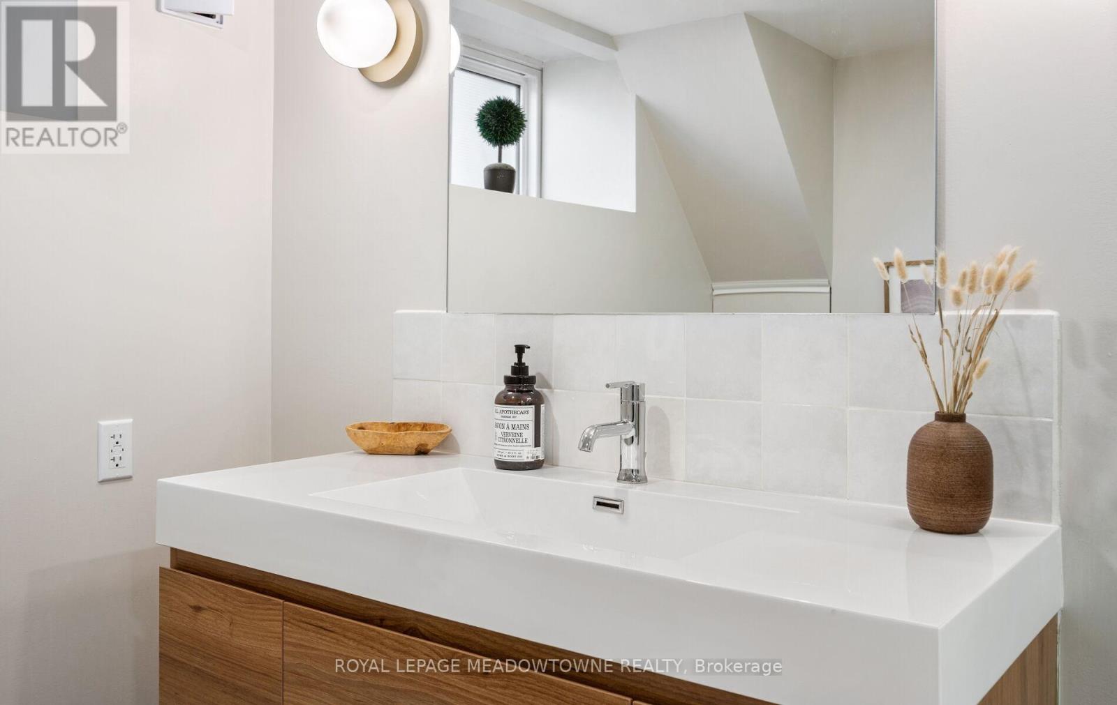 10182 Tenth Line, Halton Hills, Ontario  L0P 1K0 - Photo 34 - W12501964