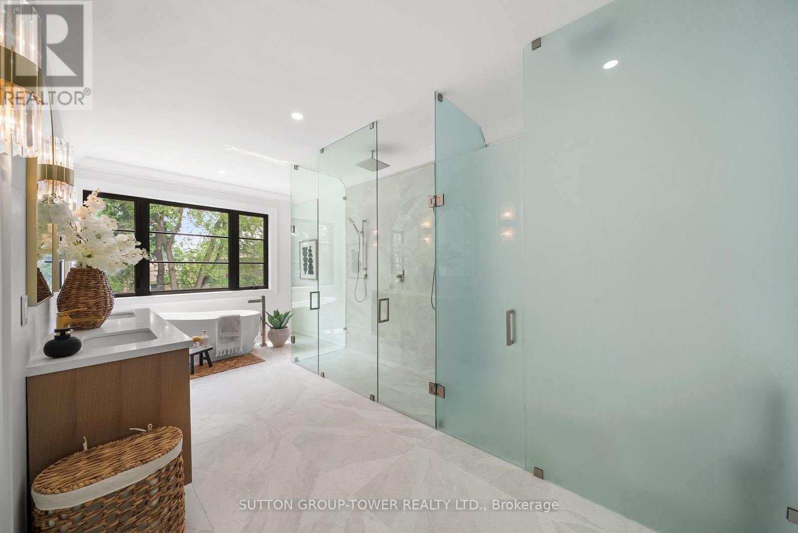 121 Edgecroft Road, Toronto, Ontario  M8Z 2C2 - Photo 30 - W12501846