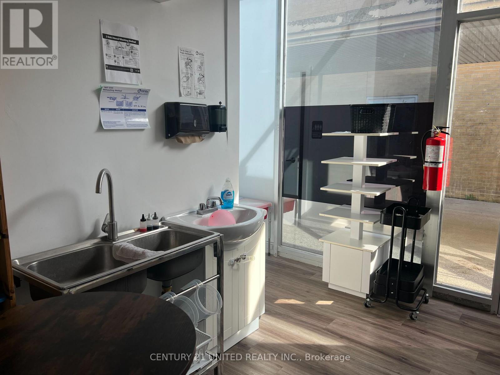 16 - 861 Chemong Road, Peterborough (Northcrest Ward 5), Ontario  K9H 5Z5 - Photo 6 - X12502666