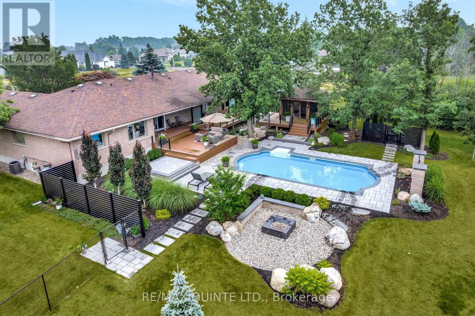 100 Bay Breeze Street, Prince Edward County (Ameliasburg Ward), Ontario  K8N 4Z7 - Photo 1 - X12502676