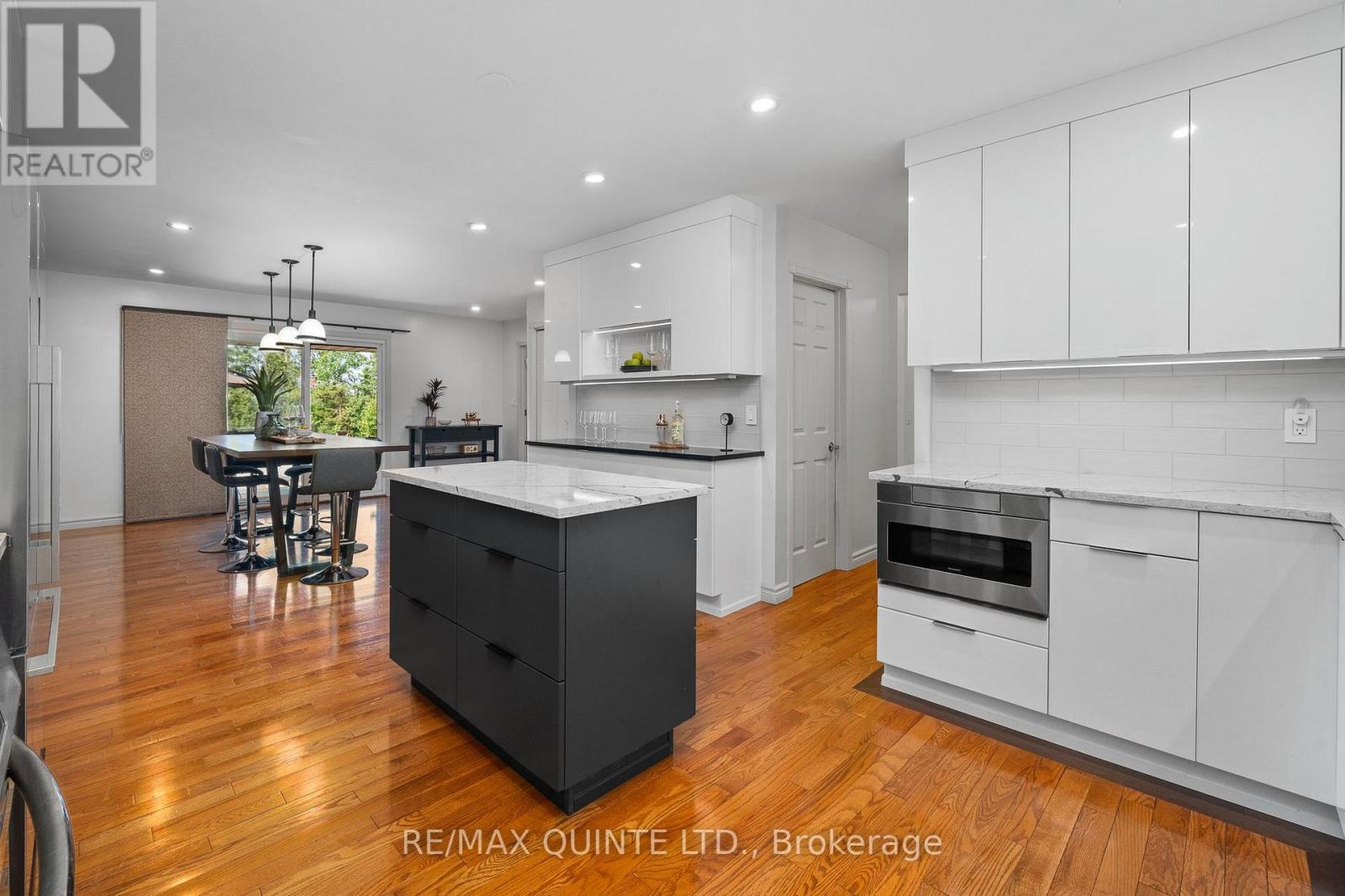 100 Bay Breeze Street, Prince Edward County (Ameliasburg Ward), Ontario  K8N 4Z7 - Photo 18 - X12502676