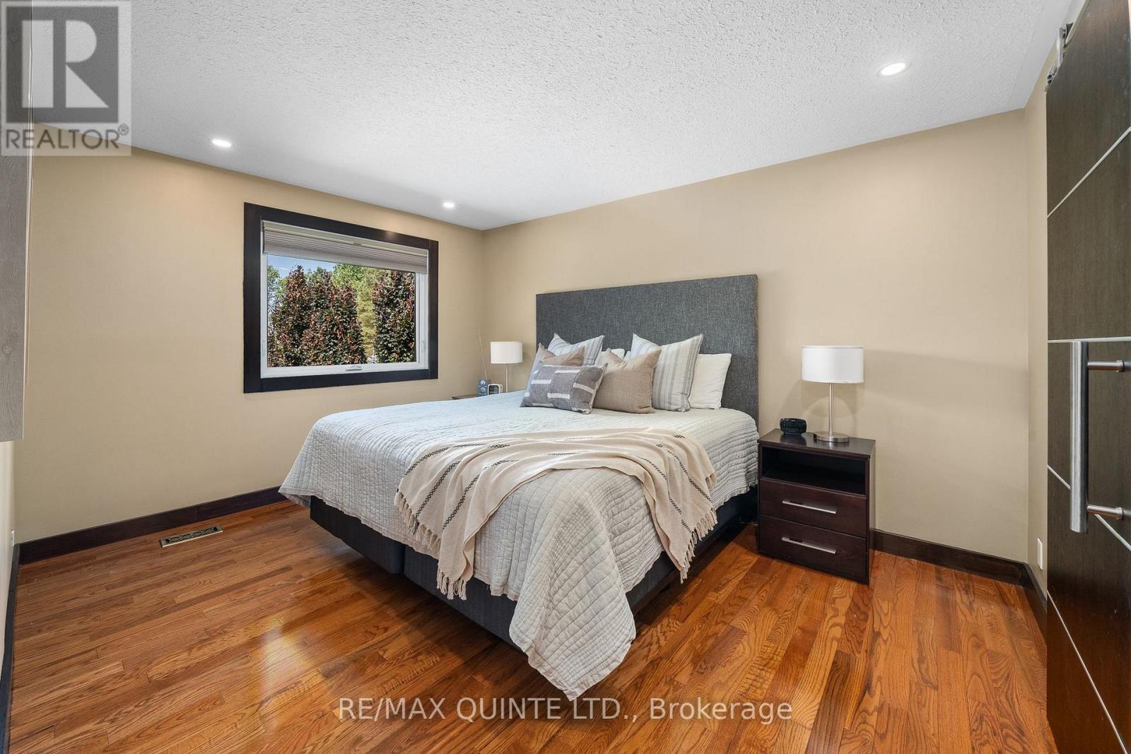 100 Bay Breeze Street, Prince Edward County (Ameliasburg Ward), Ontario  K8N 4Z7 - Photo 22 - X12502676