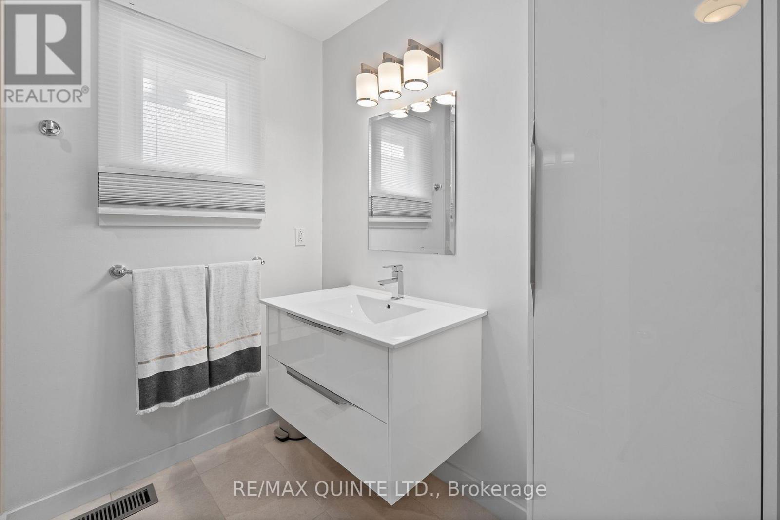 100 Bay Breeze Street, Prince Edward County (Ameliasburg Ward), Ontario  K8N 4Z7 - Photo 30 - X12502676