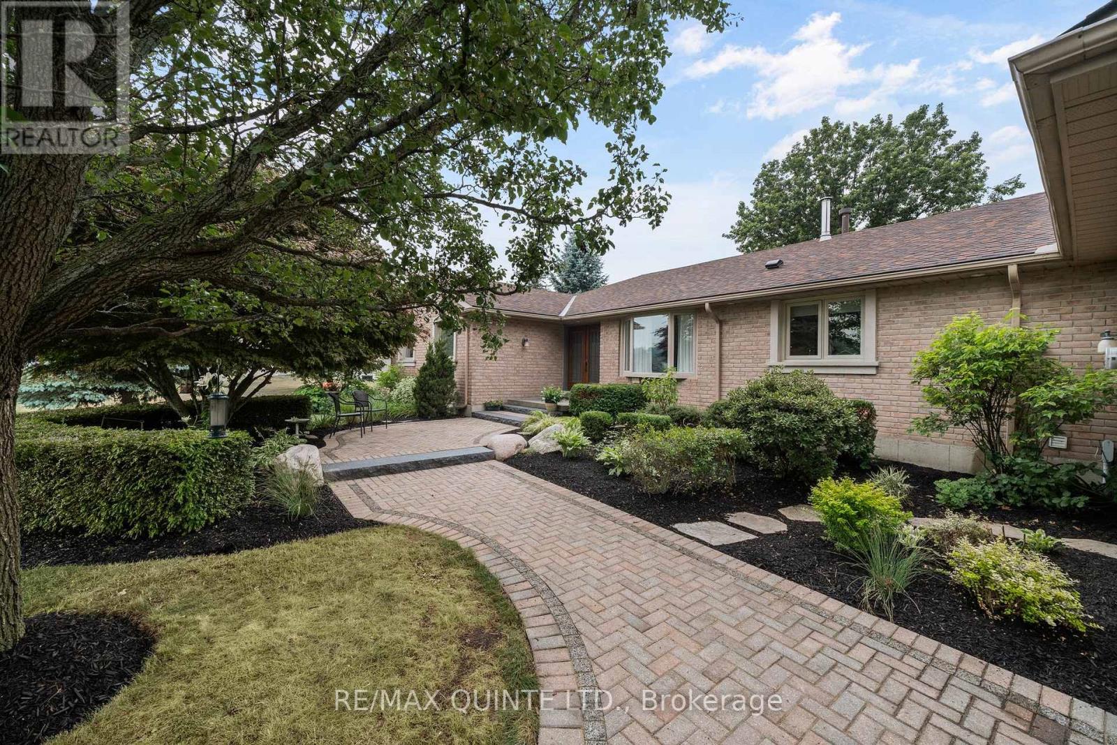 100 Bay Breeze Street, Prince Edward County (Ameliasburg Ward), Ontario  K8N 4Z7 - Photo 6 - X12502676