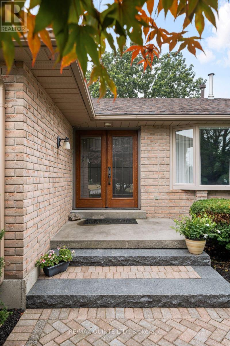 100 Bay Breeze Street, Prince Edward County (Ameliasburg Ward), Ontario  K8N 4Z7 - Photo 7 - X12502676