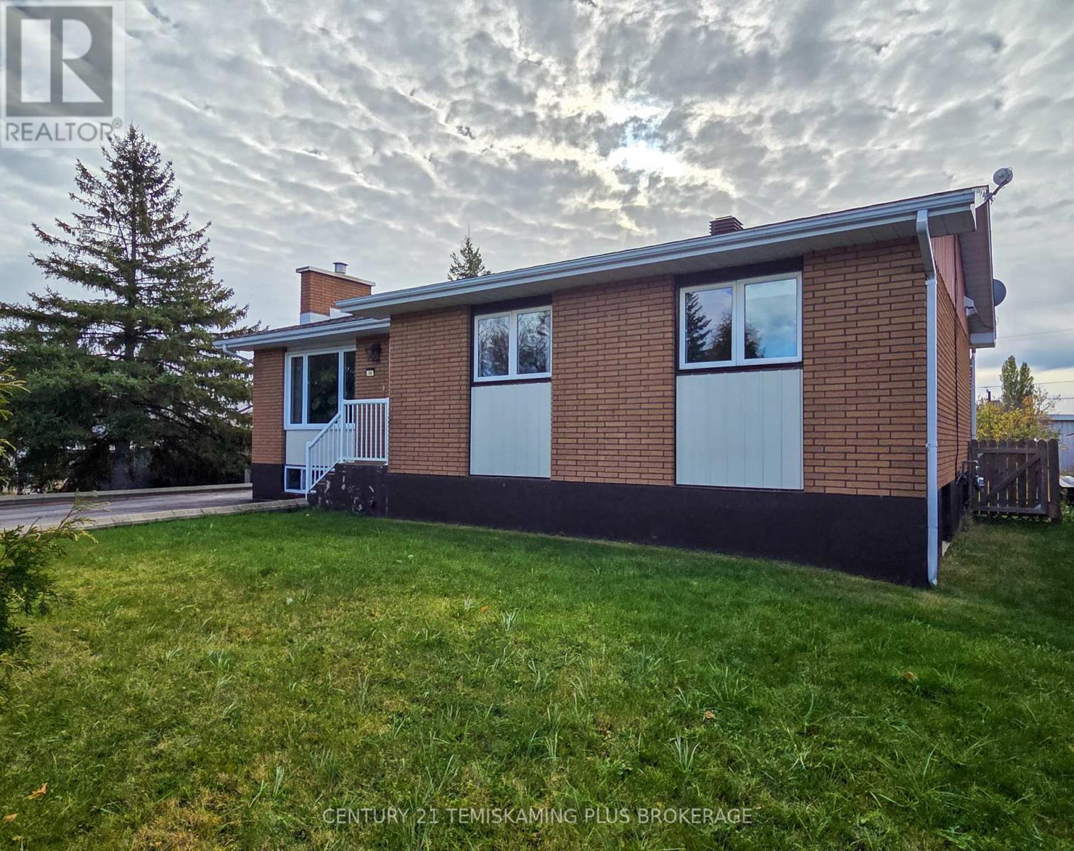 29 Eleventh Street, Armstrong (Earlton), Ontario  P0J 1E0 - Photo 2 - T12502700