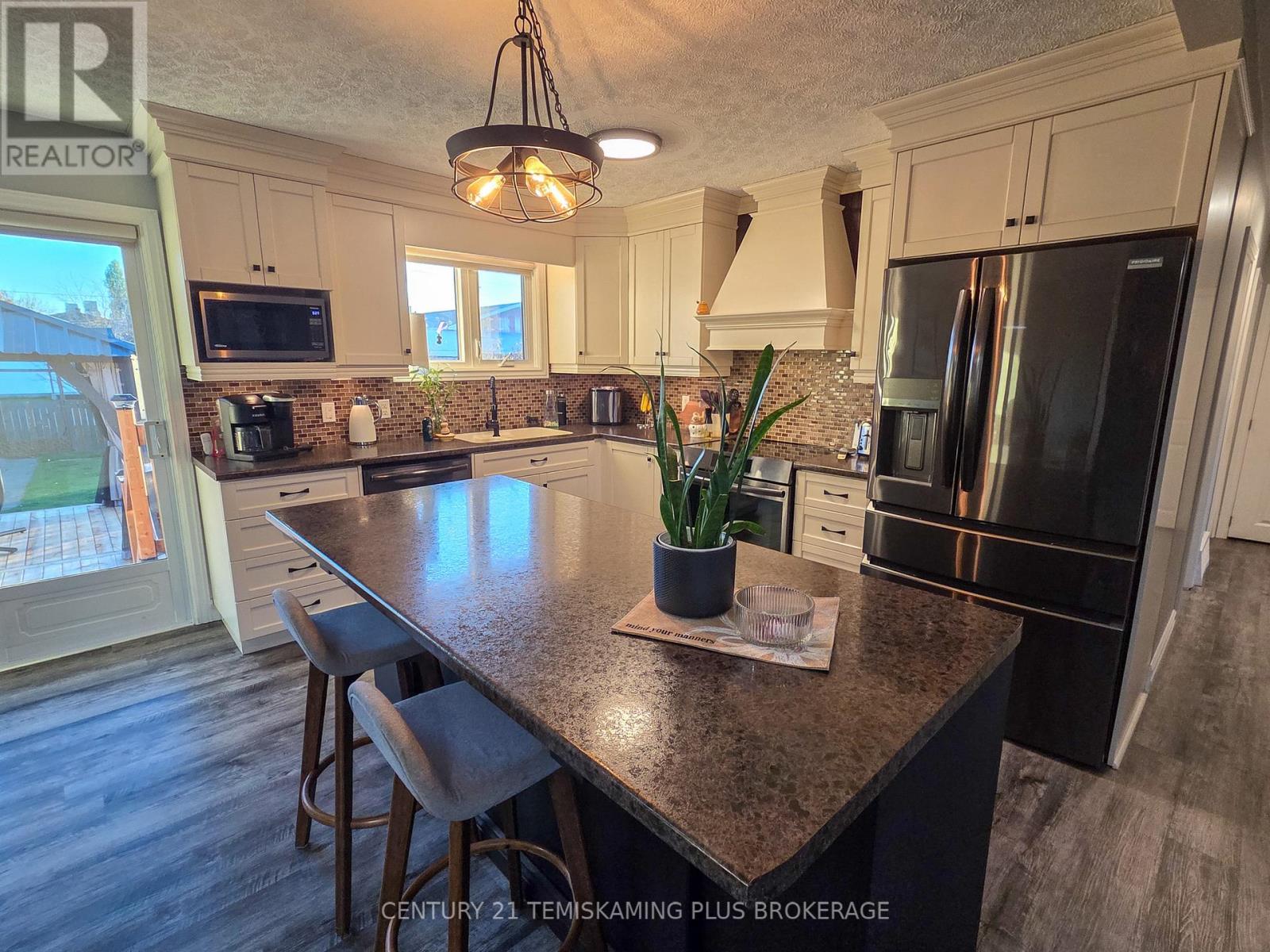 29 Eleventh Street, Armstrong (Earlton), Ontario  P0J 1E0 - Photo 5 - T12502700