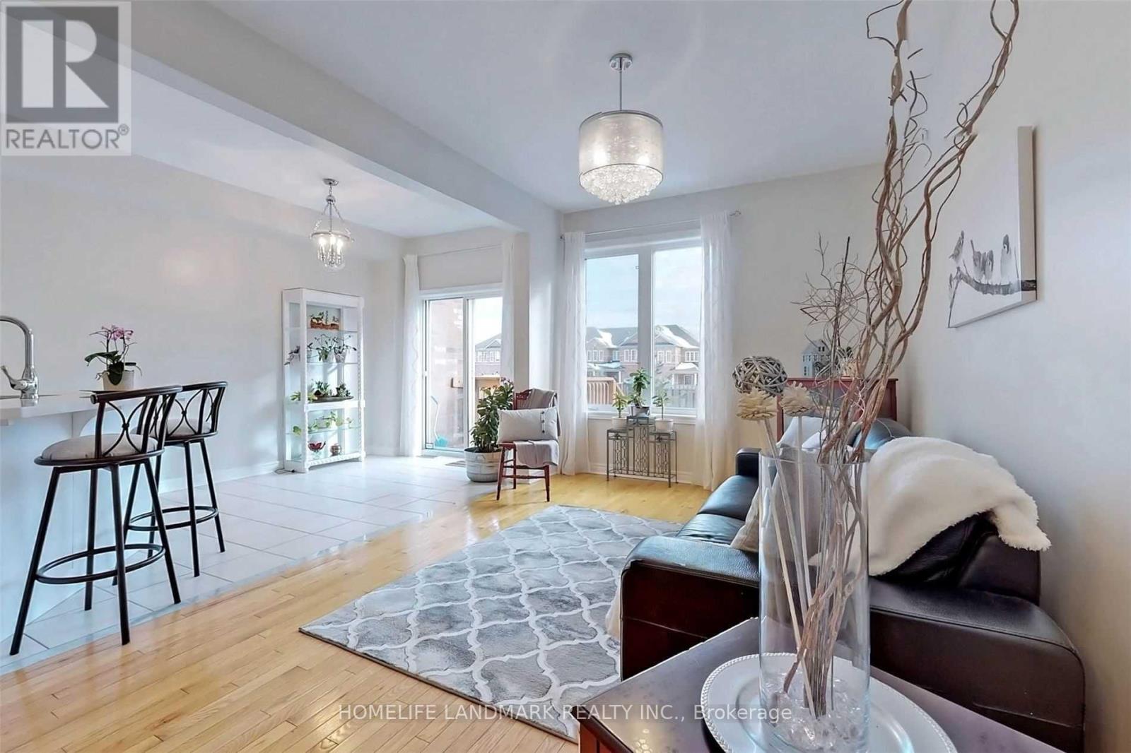 68 Hawkes Drive, Richmond Hill, Ontario  L4S 0C3 - Photo 6 - N12497656