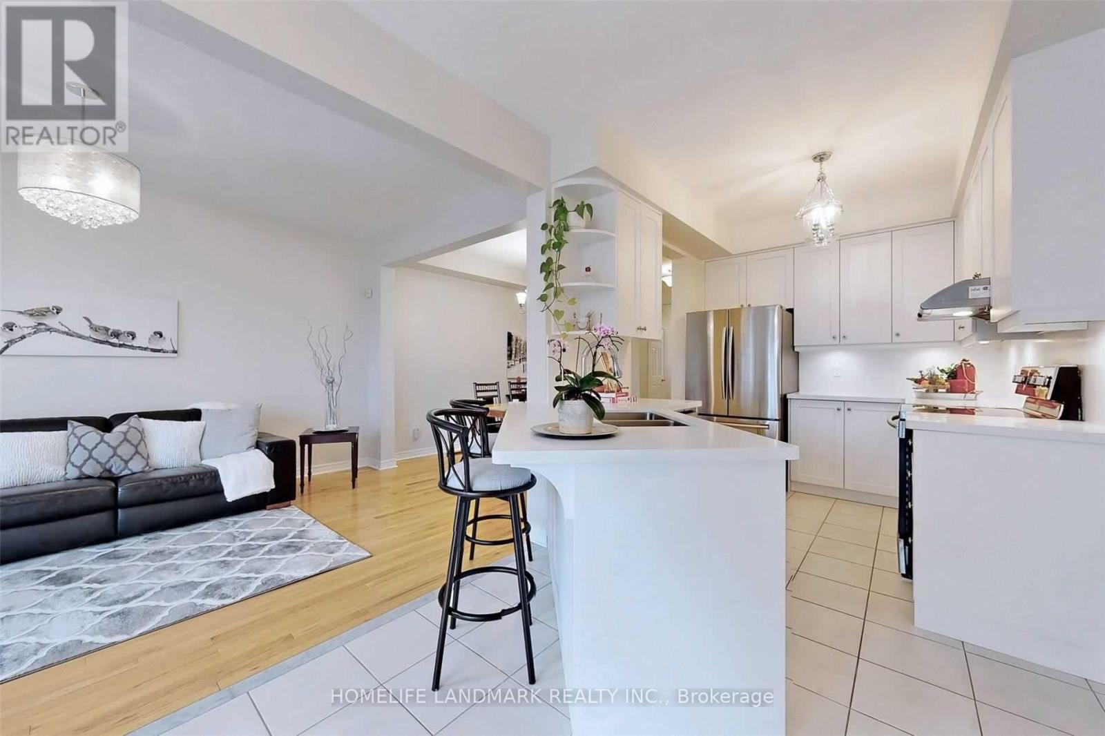 68 Hawkes Drive, Richmond Hill, Ontario  L4S 0C3 - Photo 7 - N12497656