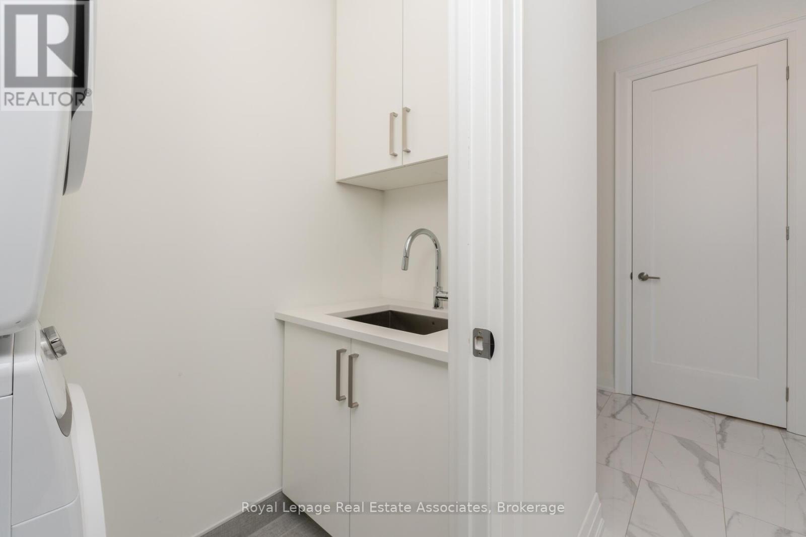 303 - 42 Mill Street, Halton Hills, Ontario  L7G 0P9 - Photo 11 - W12308099