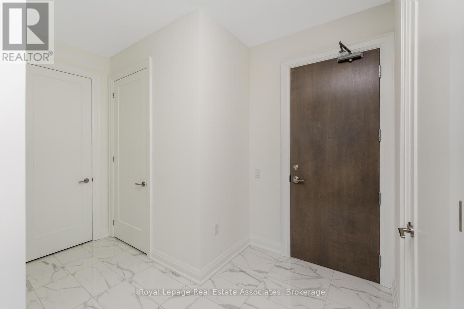 303 - 42 Mill Street, Halton Hills, Ontario  L7G 0P9 - Photo 4 - W12308099