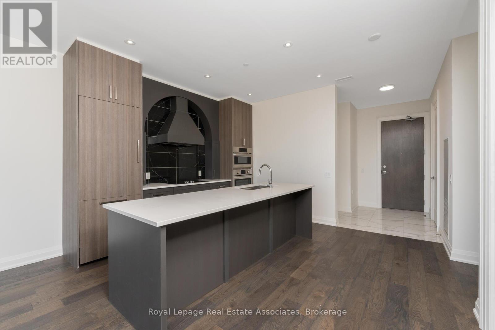 303 - 42 Mill Street, Halton Hills, Ontario  L7G 0P9 - Photo 6 - W12308099