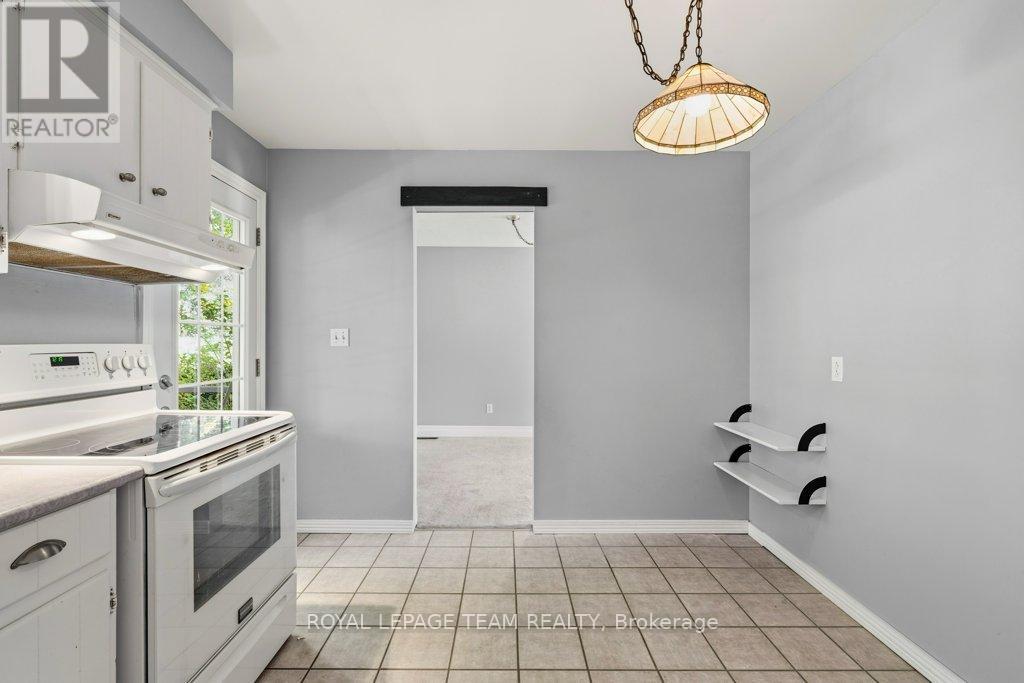 476 Laurier Boulevard, Brockville, Ontario  K6V 6C5 - Photo 18 - X12502776