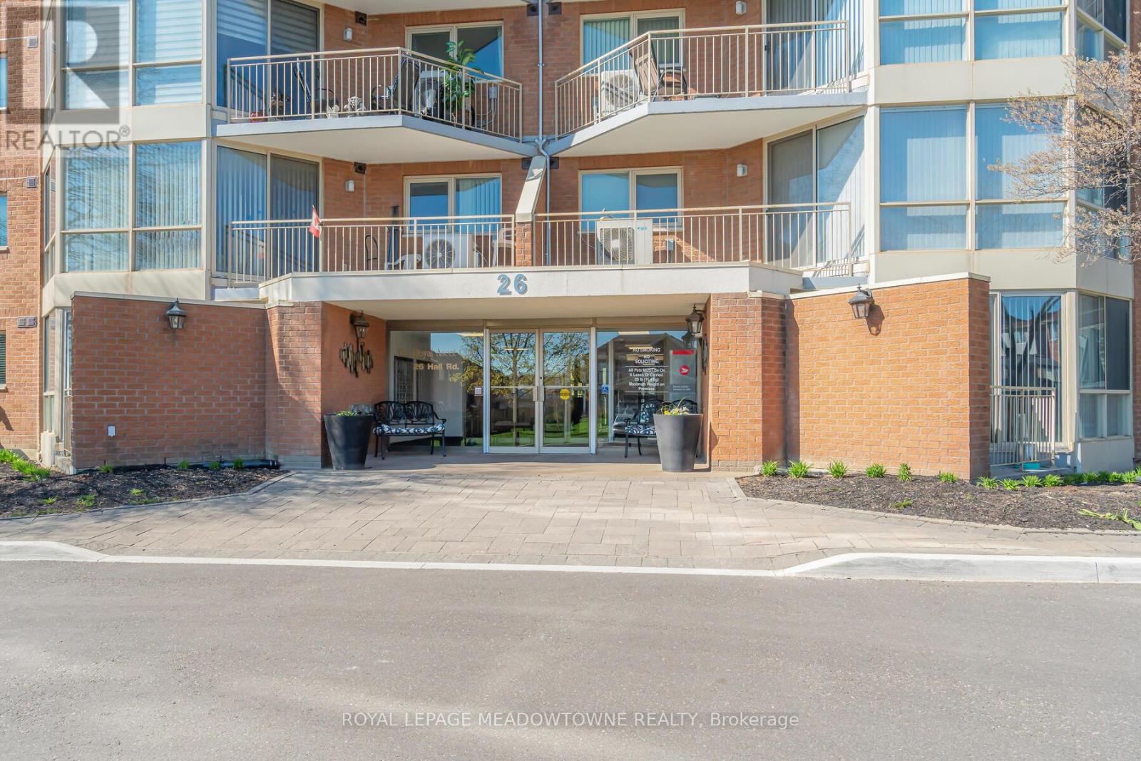 205 - 26 Hall Road, Halton Hills, Ontario  L7G 5G5 - Photo 2 - W12502330