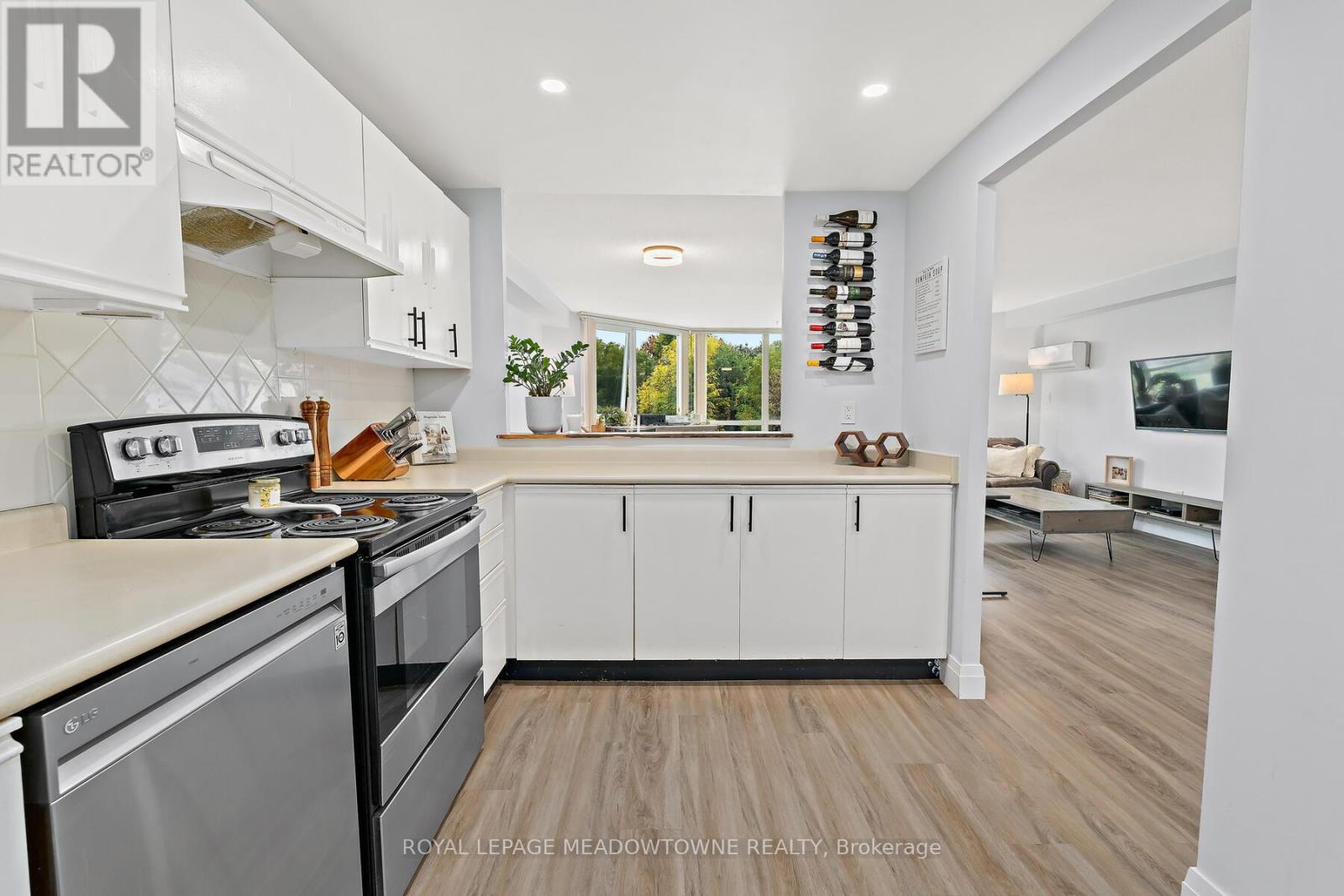 205 - 26 Hall Road, Halton Hills, Ontario  L7G 5G5 - Photo 21 - W12502330