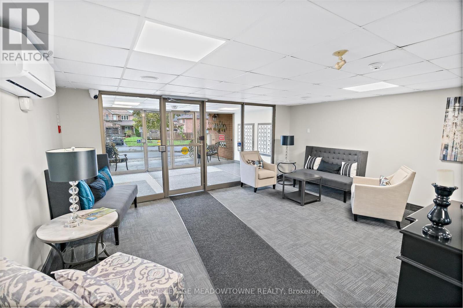 205 - 26 Hall Road, Halton Hills, Ontario  L7G 5G5 - Photo 3 - W12502330