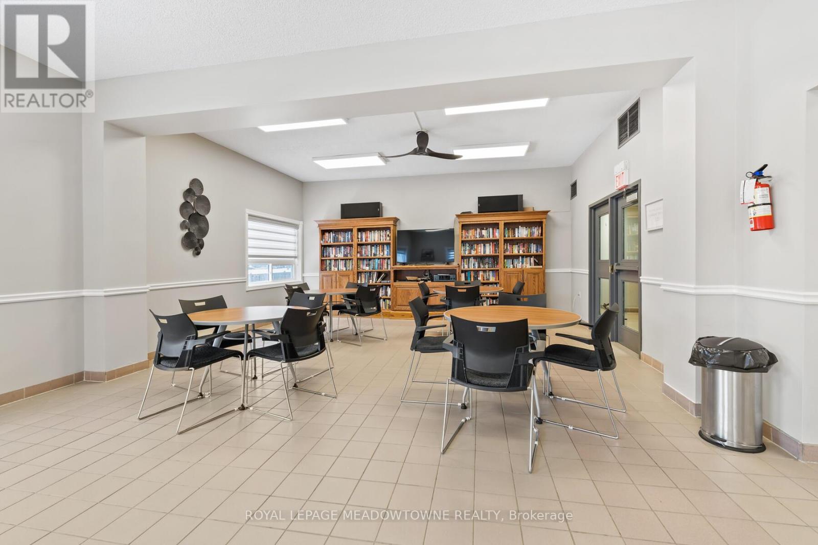 205 - 26 Hall Road, Halton Hills, Ontario  L7G 5G5 - Photo 35 - W12502330