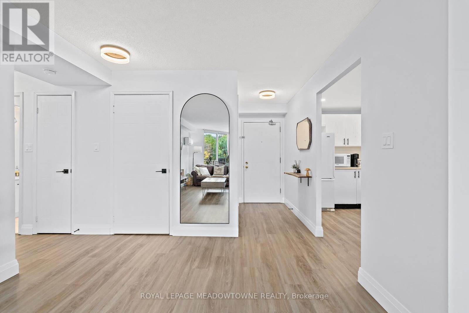 205 - 26 Hall Road, Halton Hills, Ontario  L7G 5G5 - Photo 5 - W12502330