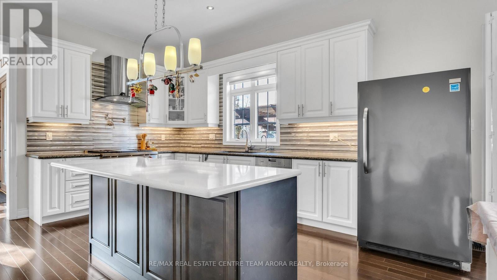 2 Berkwood Hollow, Brampton, Ontario  L6Y 0G8 - Photo 13 - W12502352