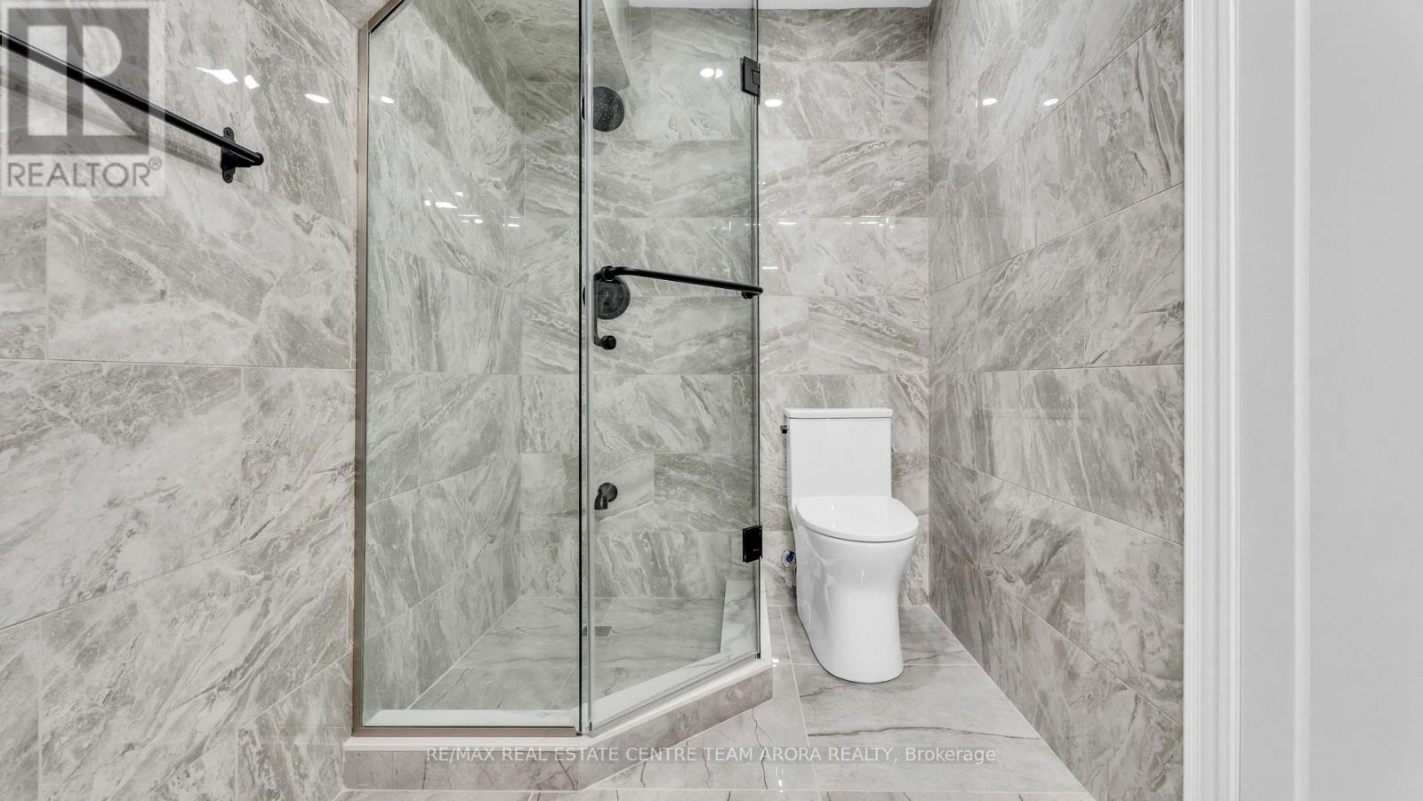 2 Berkwood Hollow, Brampton, Ontario  L6Y 0G8 - Photo 39 - W12502352