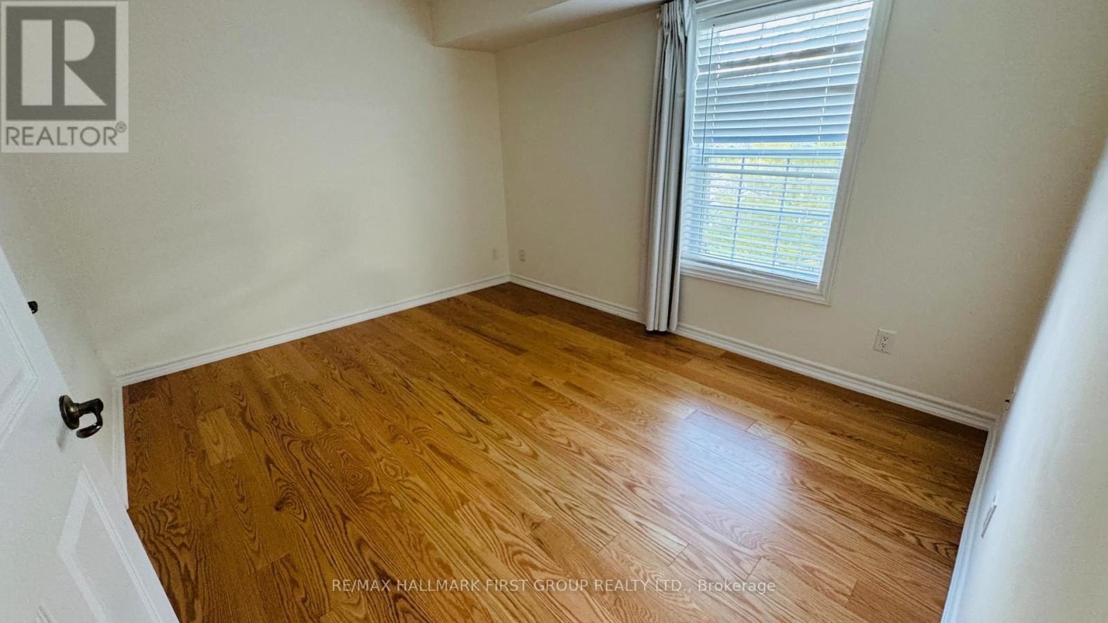 210 - 1460 Bishops Gate, Oakville, Ontario  L6M 4N5 - Photo 15 - W12502364