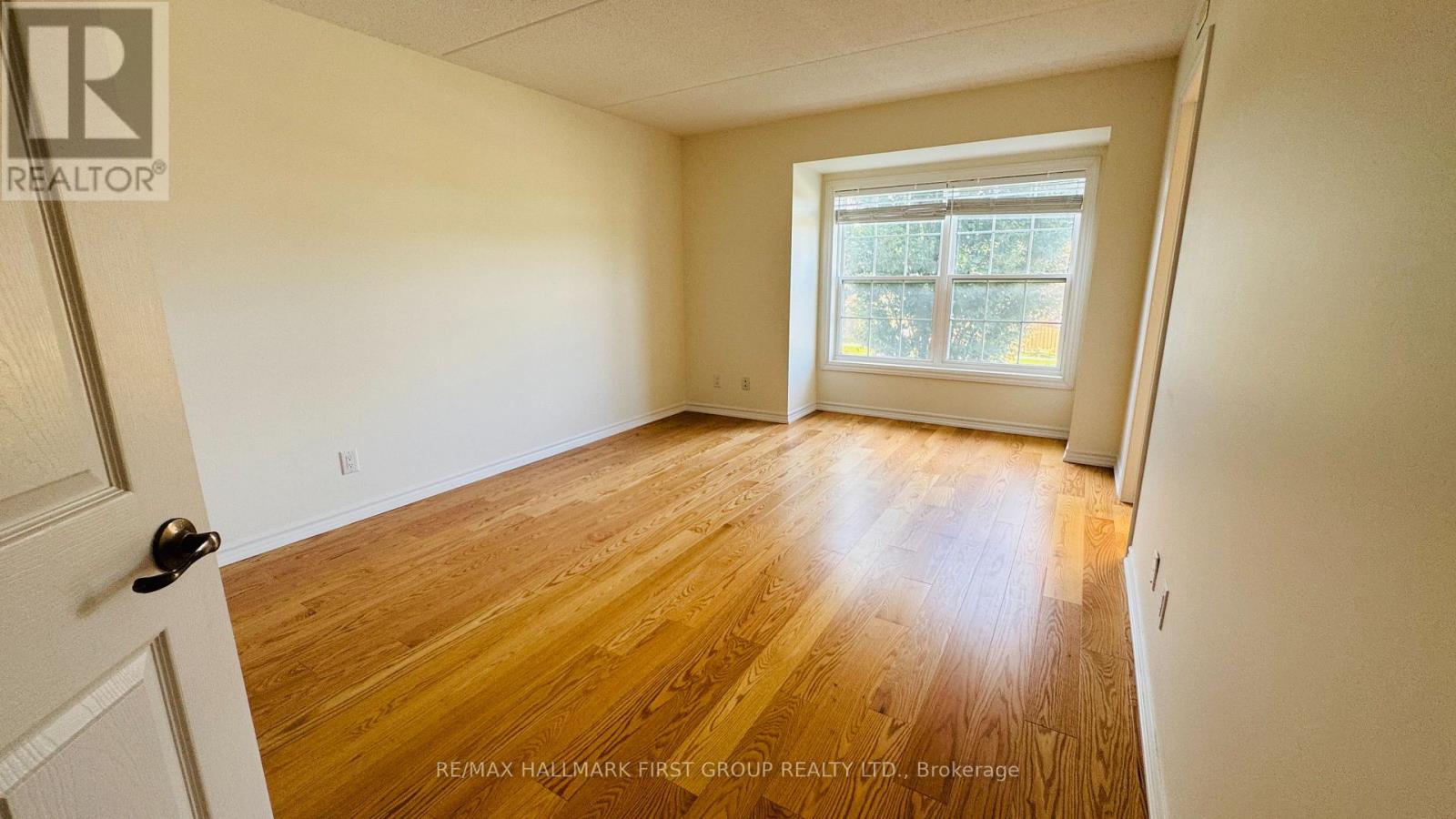 210 - 1460 Bishops Gate, Oakville, Ontario  L6M 4N5 - Photo 17 - W12502364